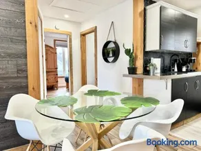 Le Wolfe - 2 Bedrooms - 2 min Falls - Free Parking - Image 1