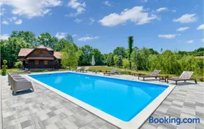 3 Bedroom Cozy Home In Mala Ludina - Image 1