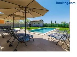Villa Edi with heated pool - Image 2