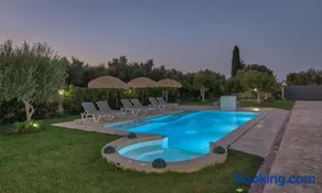 Vanesa Villa Retreat, 3BR with Lush Outdoor Oasis by Villa Mana Gers - Image 3