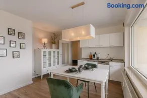 Exklusiv & Zentral: 1-Zi. Apartment mit Balkon Stellplatz - Image 1