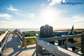 Caswell Cabana by Oak Island Accommodations - Image 3