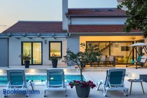 Beautiful villa Eva with private pool near the beach - Image 3