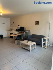 Studio cosy meublé tout confort, Proche centrale, Idéal pros & week-ends - Image 4