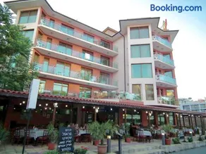 Maverick Hotel - Image 2