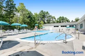 Oceanfront fifth floor condo with sauna pools & hot tub on site - Image 3