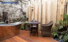The Crown Hotel - Image 4