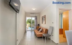 2 Bedroom Amazing Apartment In Pinezici - Image 3