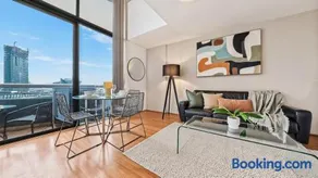 SX504 - Loftstyle One Bedroom in the Heart of CBD - Image 1