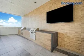 Luxury Penthouse Water Views Massive Terrace - Image 2