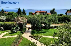Mola Kaliva Seaview Retreat - Image 1