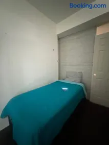 Small private room, Central LA - Image 1