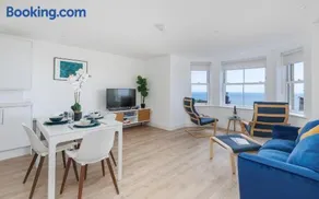 Beaumont - Stylish Brand New Apartment with Ocean Views Steps from Ventnor Beach, Award Winning Restaurants and Trails Perfect for Families and Couples for a Peaceful Coastal Escape - Image 4