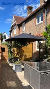 Stunning Cottage with views of Windsor Castle - Image 5