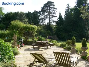 Victorian Country House with large garden - Image 3