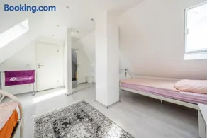 Private Room with own bathroom - Image 1