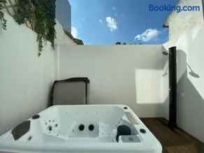 Moradia com jaccuzzi e sky view - Image 1