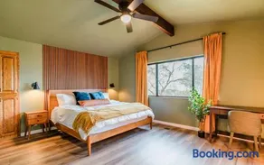 Kozy Oaks 4BR, Amazing Views, HotTub, EV Chrger, 6 Miles to Sequoia - Image 3