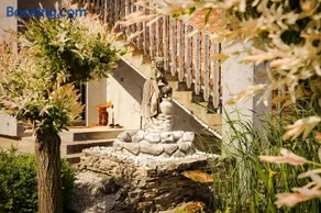 SuNhouse41 Zagreb - Pool, Garden, BBQ and Community Area - Image 2