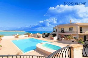 Seaview Octagon Villa with Private Pool - Image 1
