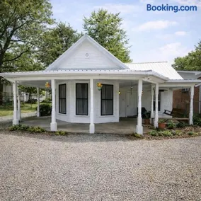 Charming Historic House 1 Mile from Norris Lake - Image 1
