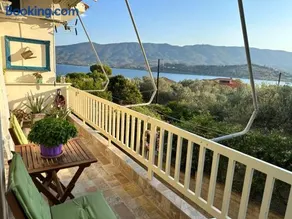 Emerald Sea Apartment - Image 1