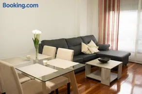 Maison Camelias en Pontevedra centro con parking incluído - Image 1