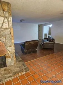Cozy Quiet Quarters! - Image 3