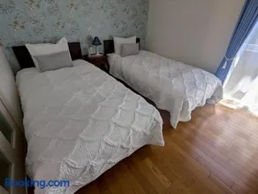 Yellow House - Image 3