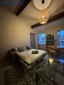 Cozy 1-bedroom apartment 2 minutes from Stalingrad Private parking - Image 5