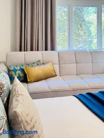 Charming Queen Bedroom with Bathroom Vancouver West - Image 3