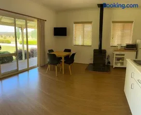 Glen Waverly Farmstay - Image 3
