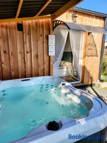 Chalet Cosy avec option Jacuzzi - Image 1