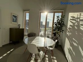 Luxury apartment, private terrace & FREE PARKING - Image 2