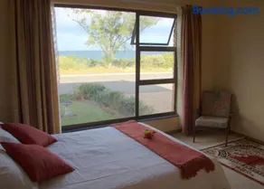 Dolphins View Self Catering Guesthouse - Image 1
