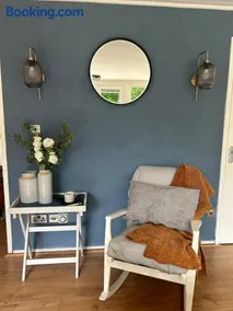 Deluxe Beach Chalet in Kingsdown! Sleeps 6 - Image 2