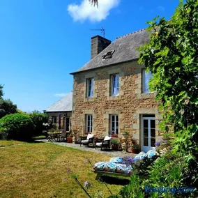 Chambres d'Hôtes Maison de Charme à Trégastel - Image 1