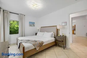Cozy Dania Beach House with Fenced Backyard - Image 5