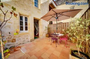 Logis Loiseau avec terrasse - Image 1
