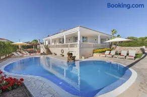 Villa Rafael - Image 1