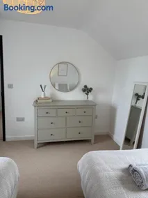 New renovated beach front cottage - Image 5