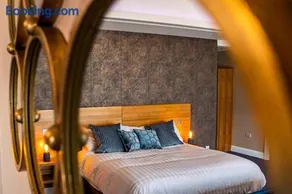 Bay Guest Lodge - Image 1