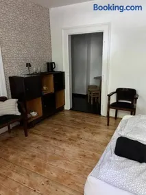 Utcára nyíló apartman - Image 2