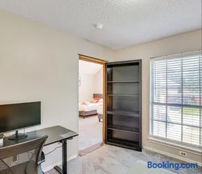 5 BR House with heated pool near DFW and stadium - Image 1