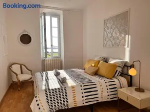 # Château viticole XVIème avec piscine chauffée # 14 personnes - Image 3
