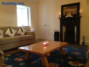 Upper Imeraval Cottage Sleeps 6 Pet-Friendly - Image 5