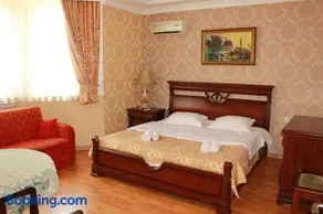 Hotel Elegant Garden - Image 4