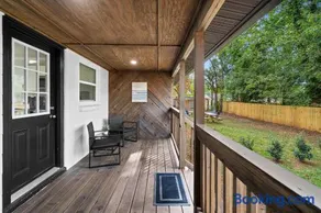 10 Min to Downtown - Desk - Fenced Yard - Wi-Fi - Image 2