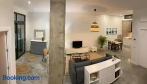 Acogedor apartamento en semisótano con patio y cerca de la Plaza de España - Image 3