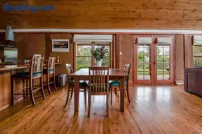 Little Bunda Cottage - Charming Mudbrick Stay - Image 3